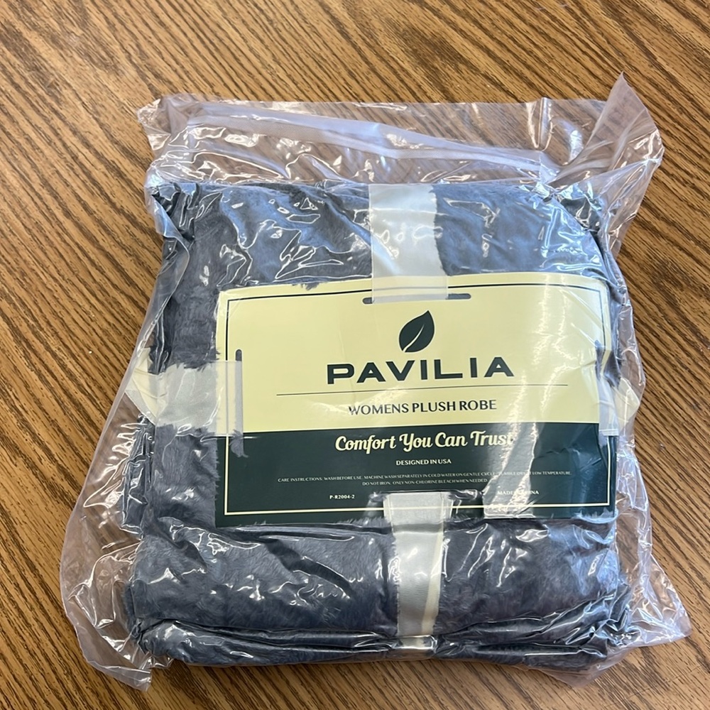PAVILIA Women’s Sherpa Fluffy Robe